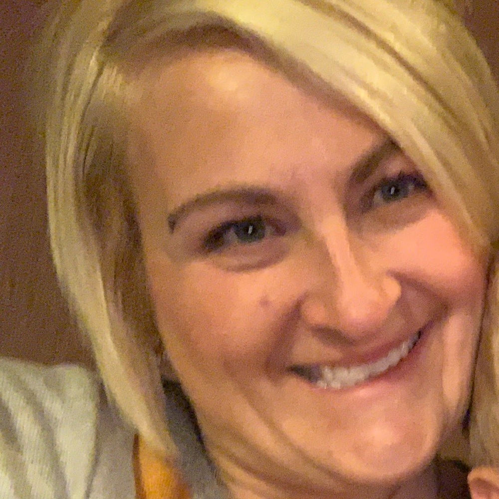 Meet your Posher, Holley